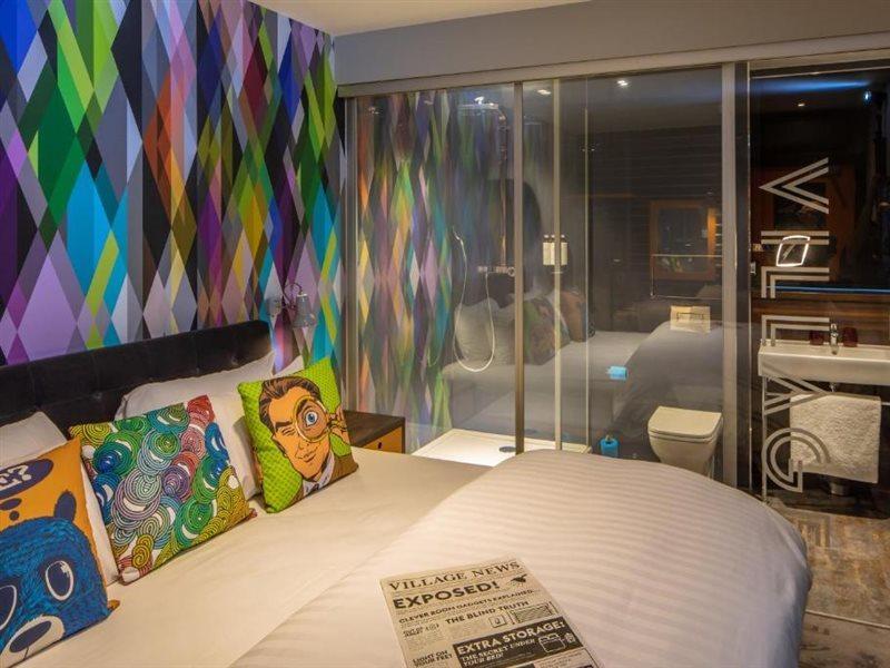 Village Hotel Бейсингсток Екстериор снимка