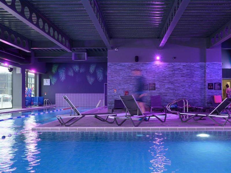 Village Hotel Бейсингсток Екстериор снимка