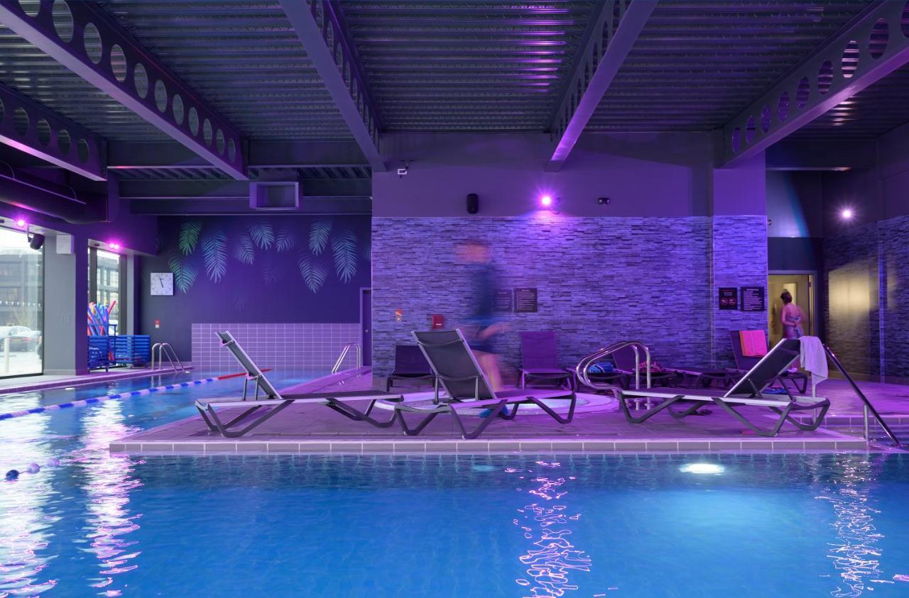 Village Hotel Бейсингсток Екстериор снимка